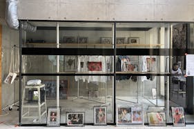 【原宿・千駄ヶ谷】路面・天井高約5m 好立地、換気条件の整ったギャラリー兼多目的スペース