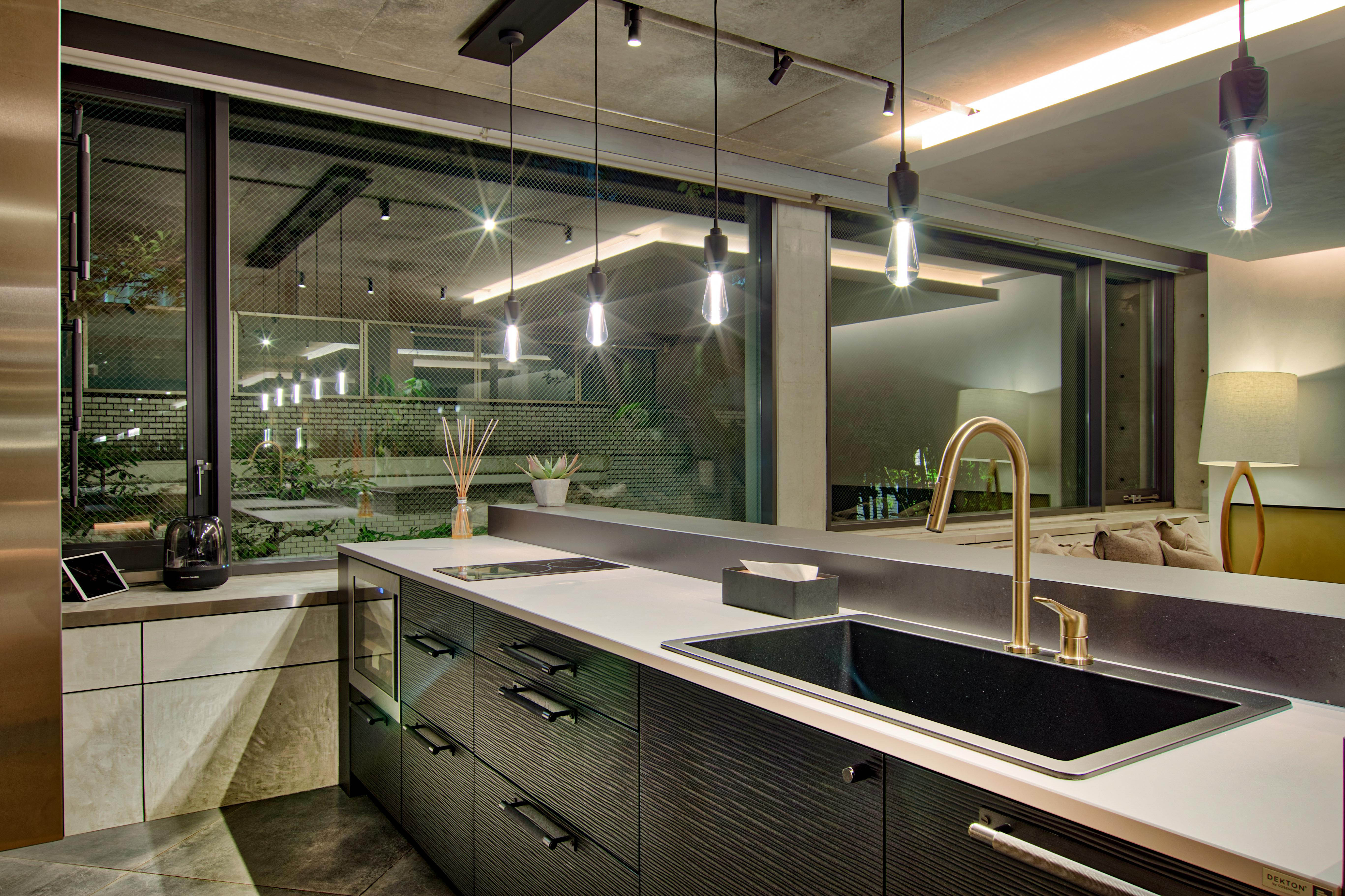 【表参道徒歩9分】最大30名まで収容可能の貸切空間。キッチン、スピーカー、プロジェクターを完備しております。の画像6