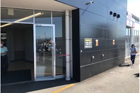 【メガセンタートライアル盛岡西バイパス店】食物販の出店や 販促プロモーションが可能な『【正面右側】Ⓑ 屋外 催事/マルシェスペース』