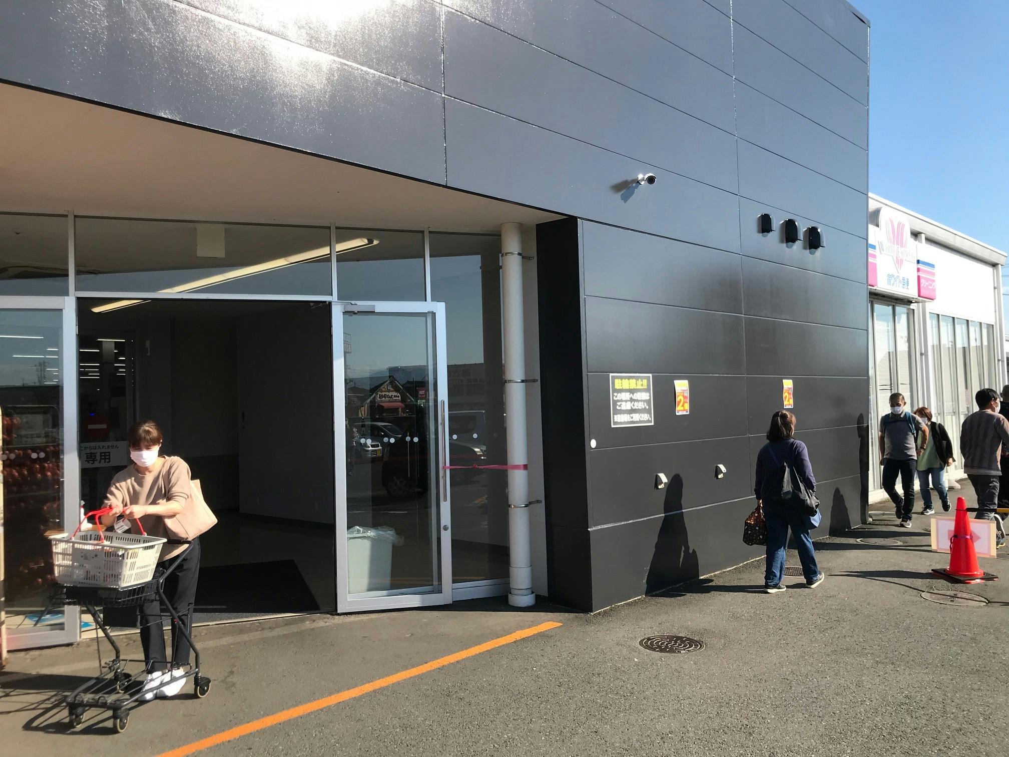 【メガセンタートライアル盛岡西バイパス店】食物販の出店や 販促プロモーションが可能な『【正面右側】Ⓑ 屋外 催事/マルシェスペース』