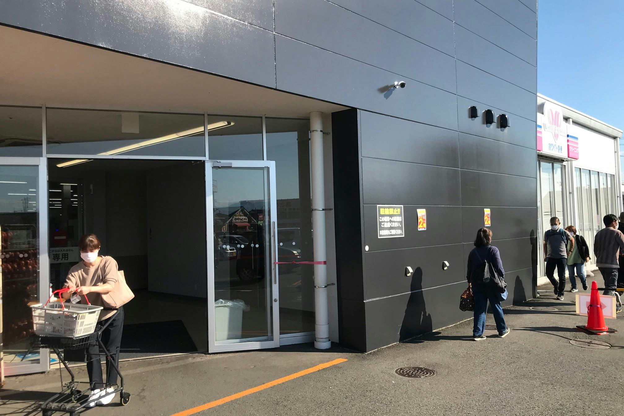 【メガセンタートライアル盛岡西バイパス店】食物販の出店や 販促プロモーションが可能な『【正面右側】Ⓑ 屋外 催事/マルシェスペース』