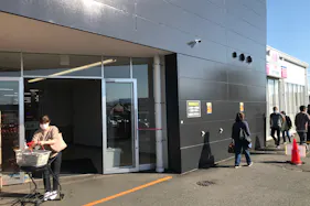 【メガセンタートライアル盛岡西バイパス店】食物販の出店や 販促プロモーションが可能な『【正面右側】Ⓑ 屋外 催事/マルシェスペース』