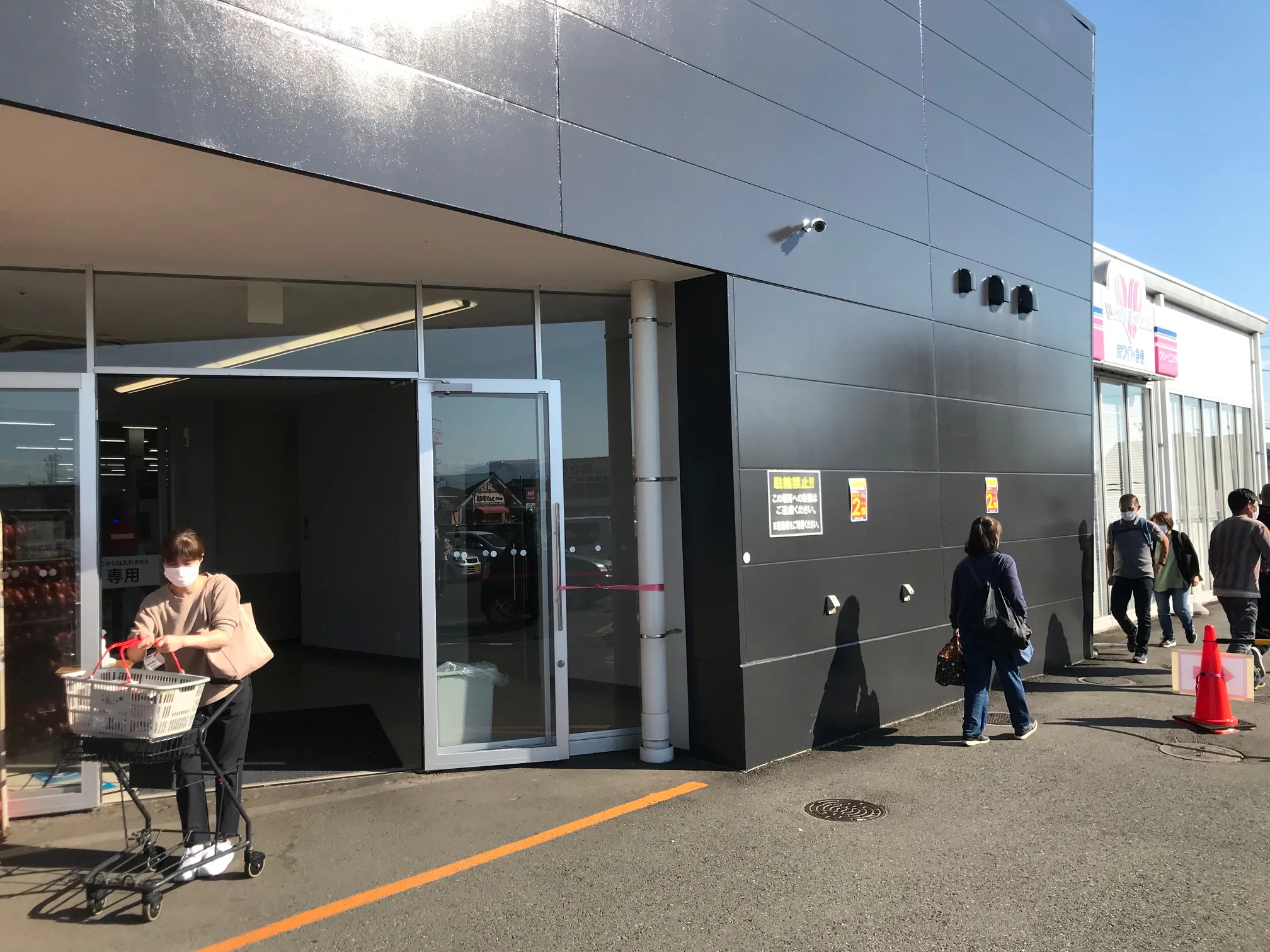 【メガセンタートライアル盛岡西バイパス店】食物販の出店や 販促プロモーションが可能な『【正面右側】Ⓑ 屋外 催事/マルシェスペース』