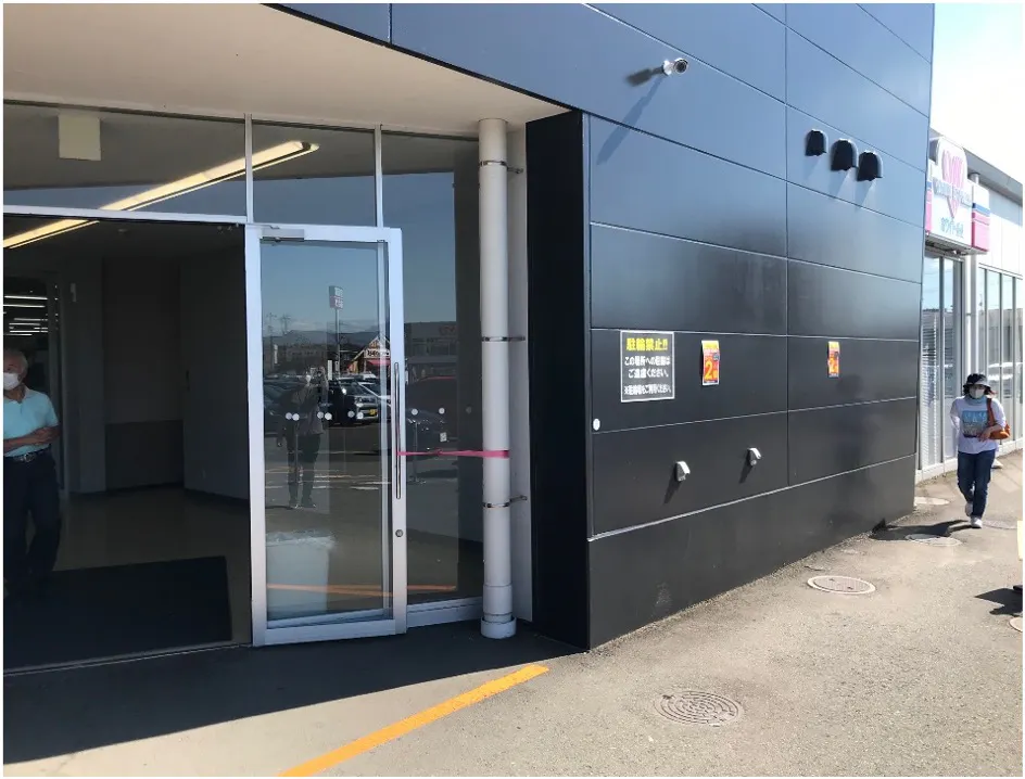 【メガセンタートライアル盛岡西バイパス店】食物販の出店や 販促プロモーションが可能な『【正面右側】Ⓑ 屋外 催事/マルシェスペース』