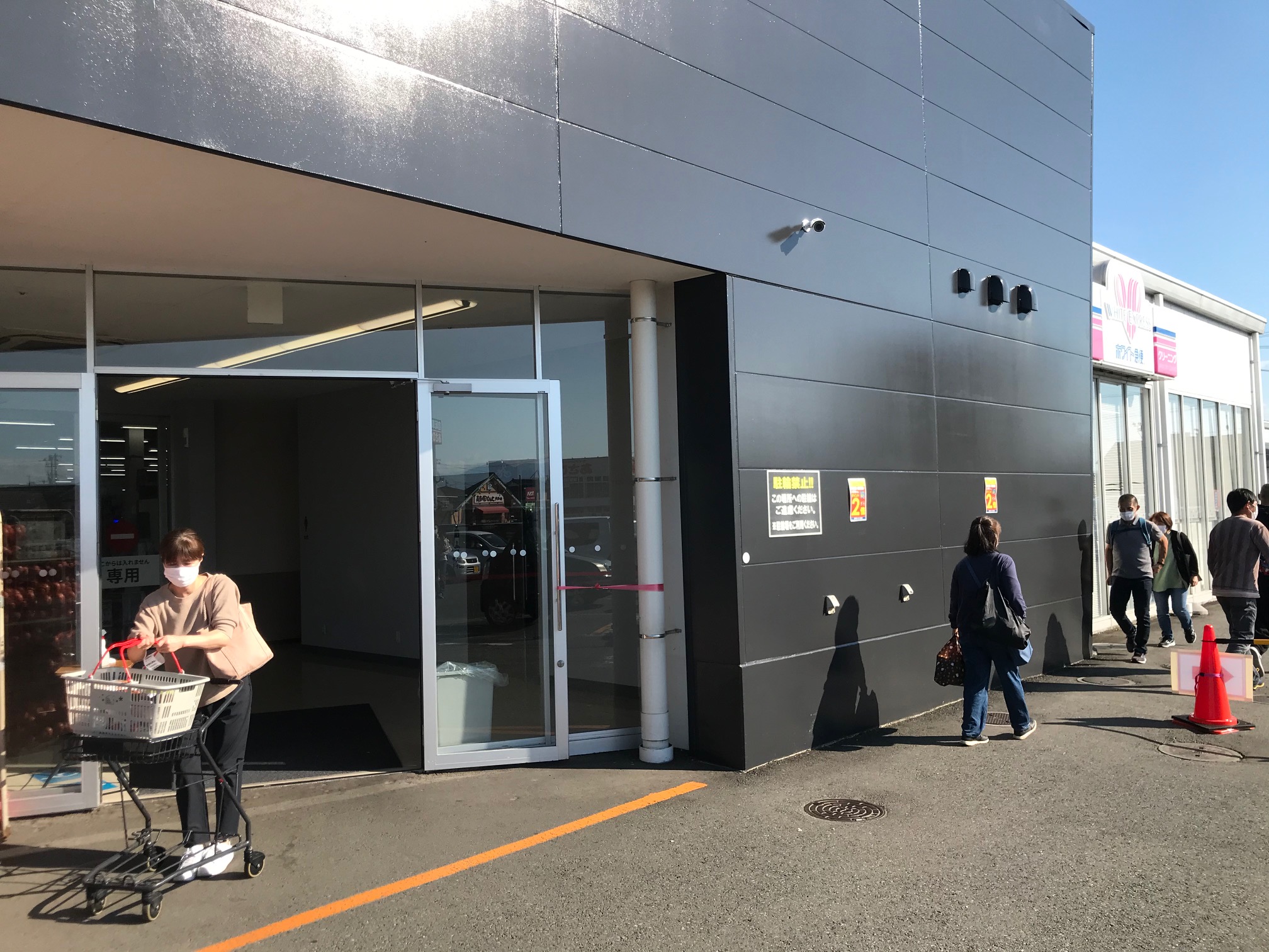 【メガセンタートライアル盛岡西バイパス店】食物販の出店や 販促プロモーションが可能な『【正面右側】Ⓑ 屋外 催事/マルシェスペース』