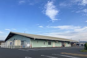【ダイナム岡山倉敷中島店ゆったり館】キッチンカーやプロモーションに最適なアミューズメント施設のイベントスペース(出入口前)
