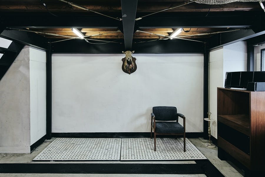 ヴィンテージ感溢れる空間で撮影スタジオとしてご利用してみてはいかがでしょうか。