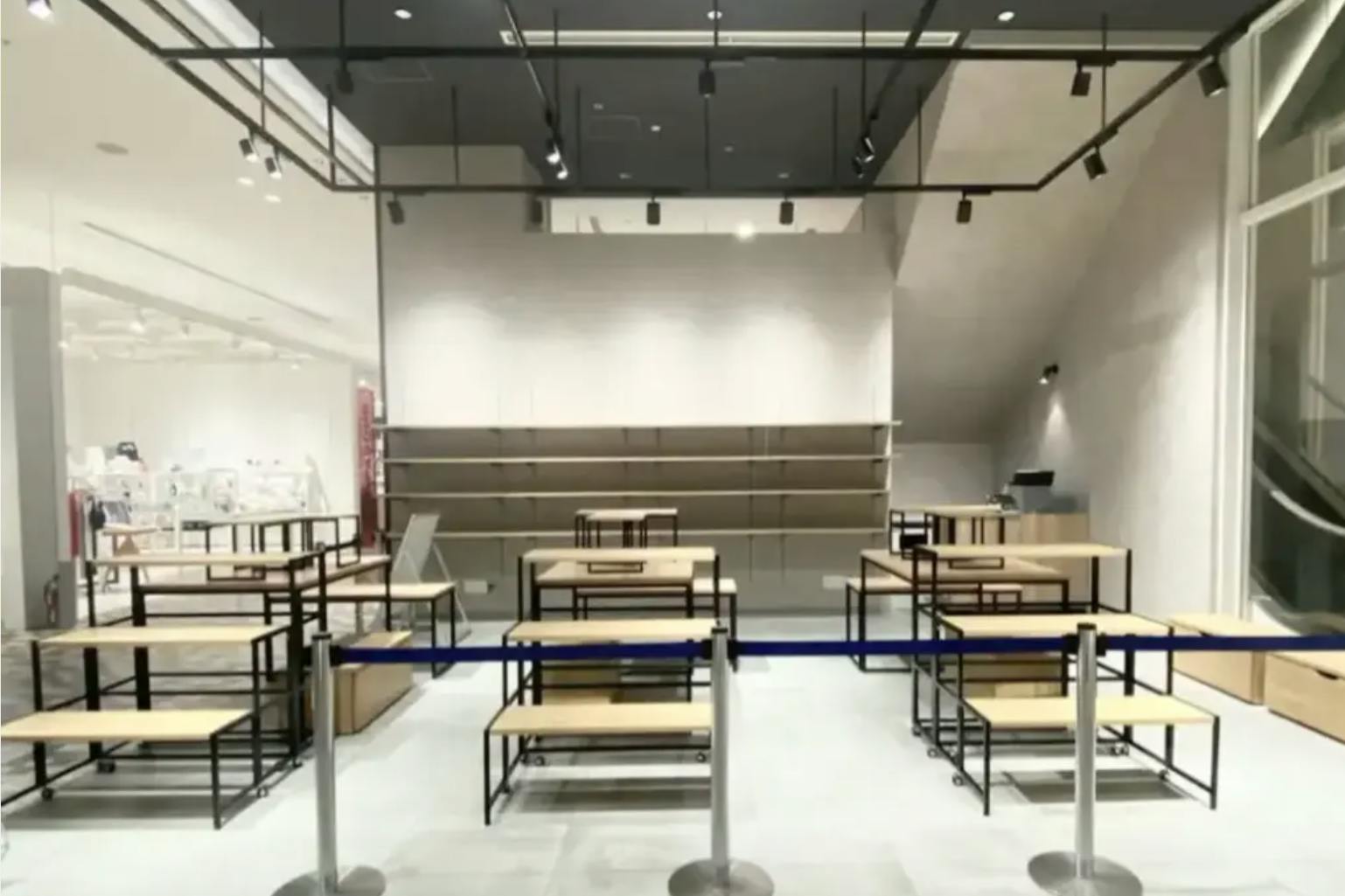 【新宿マルイ本館】B1階 カレンダリウムF06【食物販】エスカレーター横、冷蔵ケース、冷蔵ストッカー完備スペース