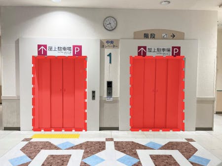 【イオンモール宇城】モール内広告 エレベーターの画像