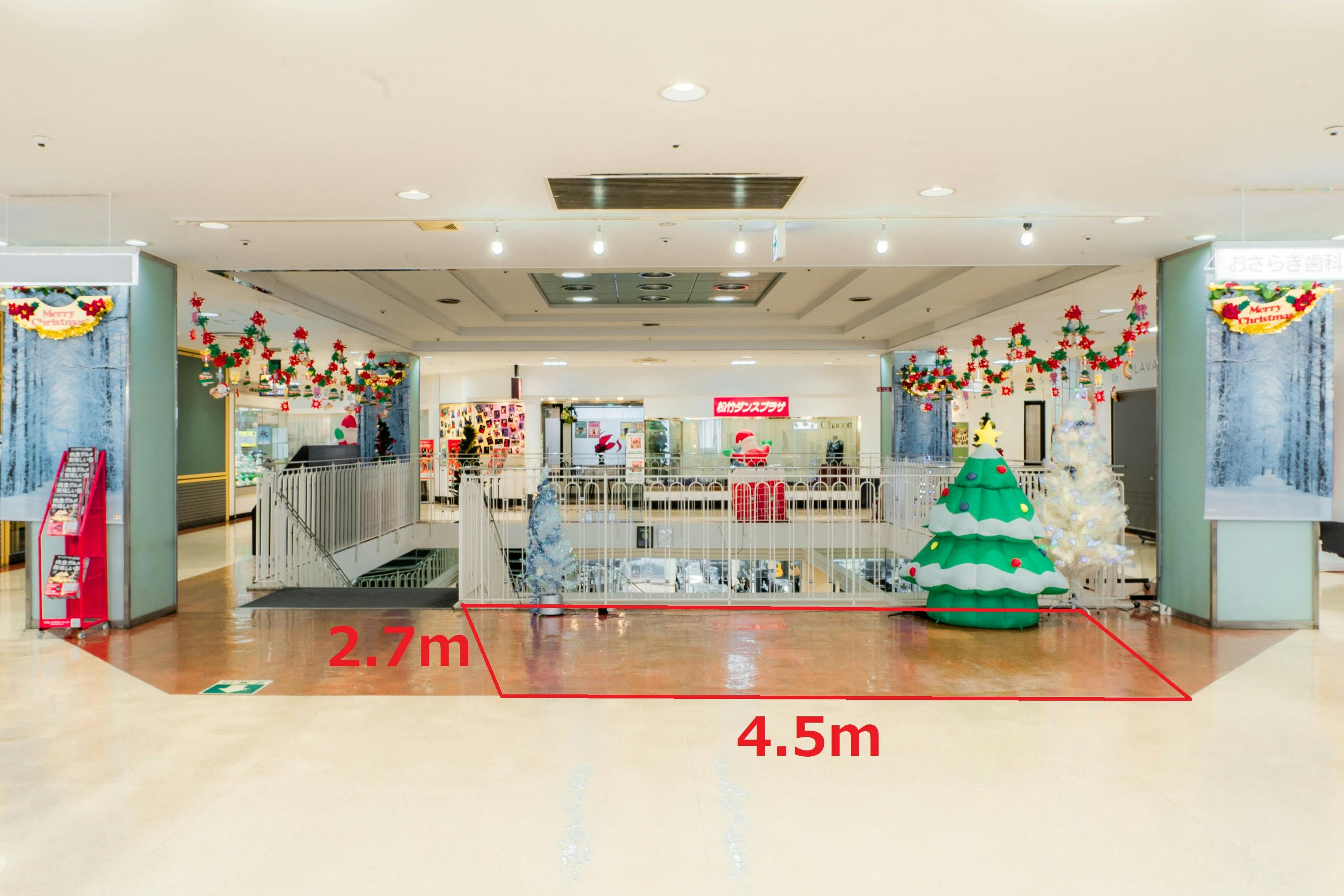 【松竹大船ショッピングセンター】ポップアップストアやイベントに適した商業施設内2Fにある螺旋階段踊場のイベントスペース