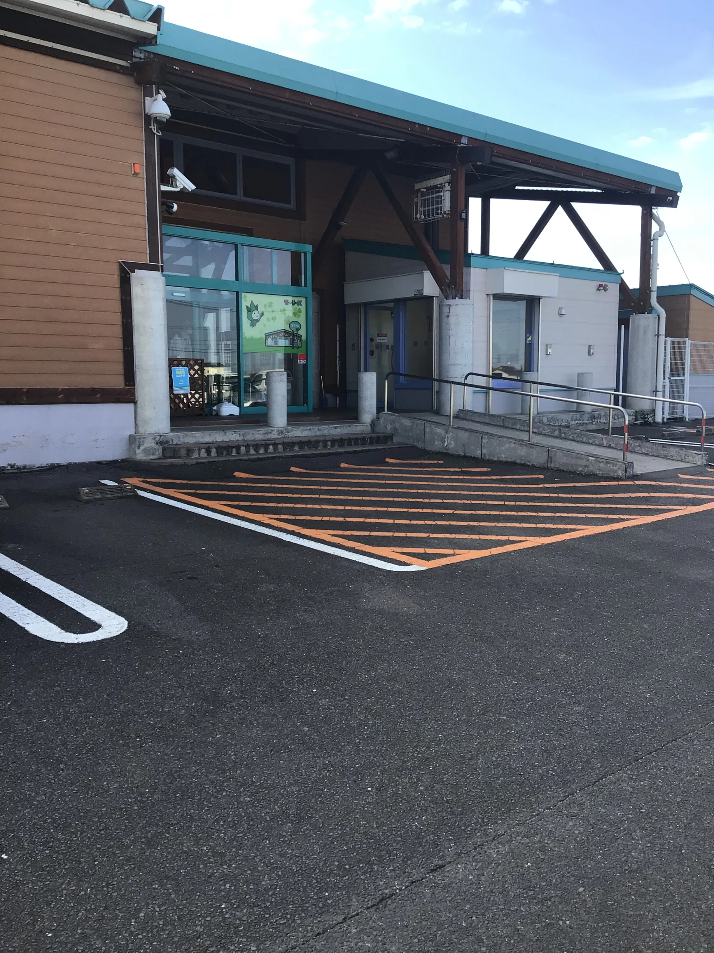 【ダイナム佐賀川副店ゆったり館】キッチンカー出店やプロモーションイベントに最適なアミューズメント施設のイベントスペース(めん六前)