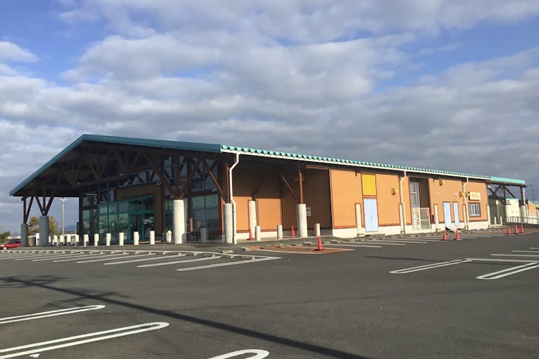 【ダイナム佐賀川副店ゆったり館】キッチンカー出店やプロモーションイベントに最適なアミューズメント施設のイベントスペース(めん六前)の画像3