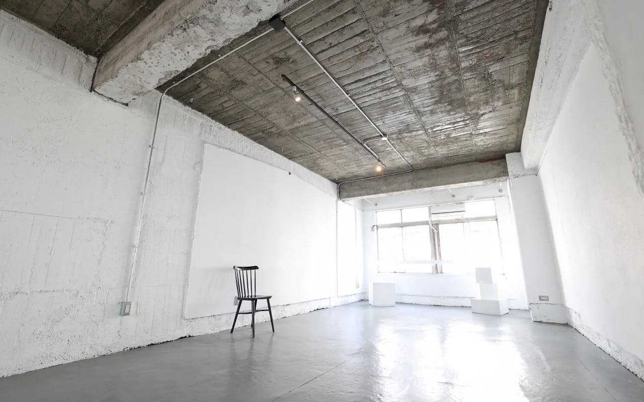 日中は優しい自然光が差し込みます。