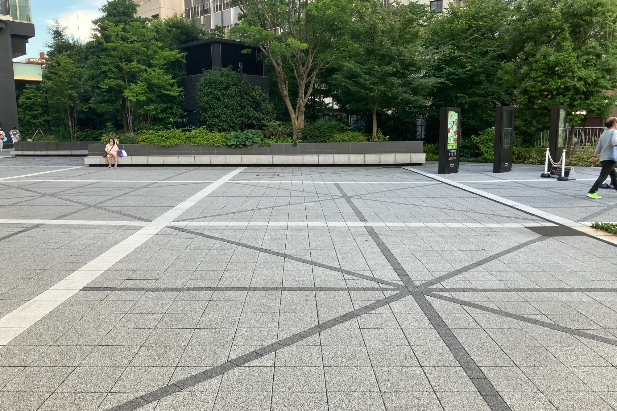 【KAMEIDO CLOCK】1Fカメクロプラザ 大型イベントやキッチンカー出店に最適な屋外催事イベントスペース