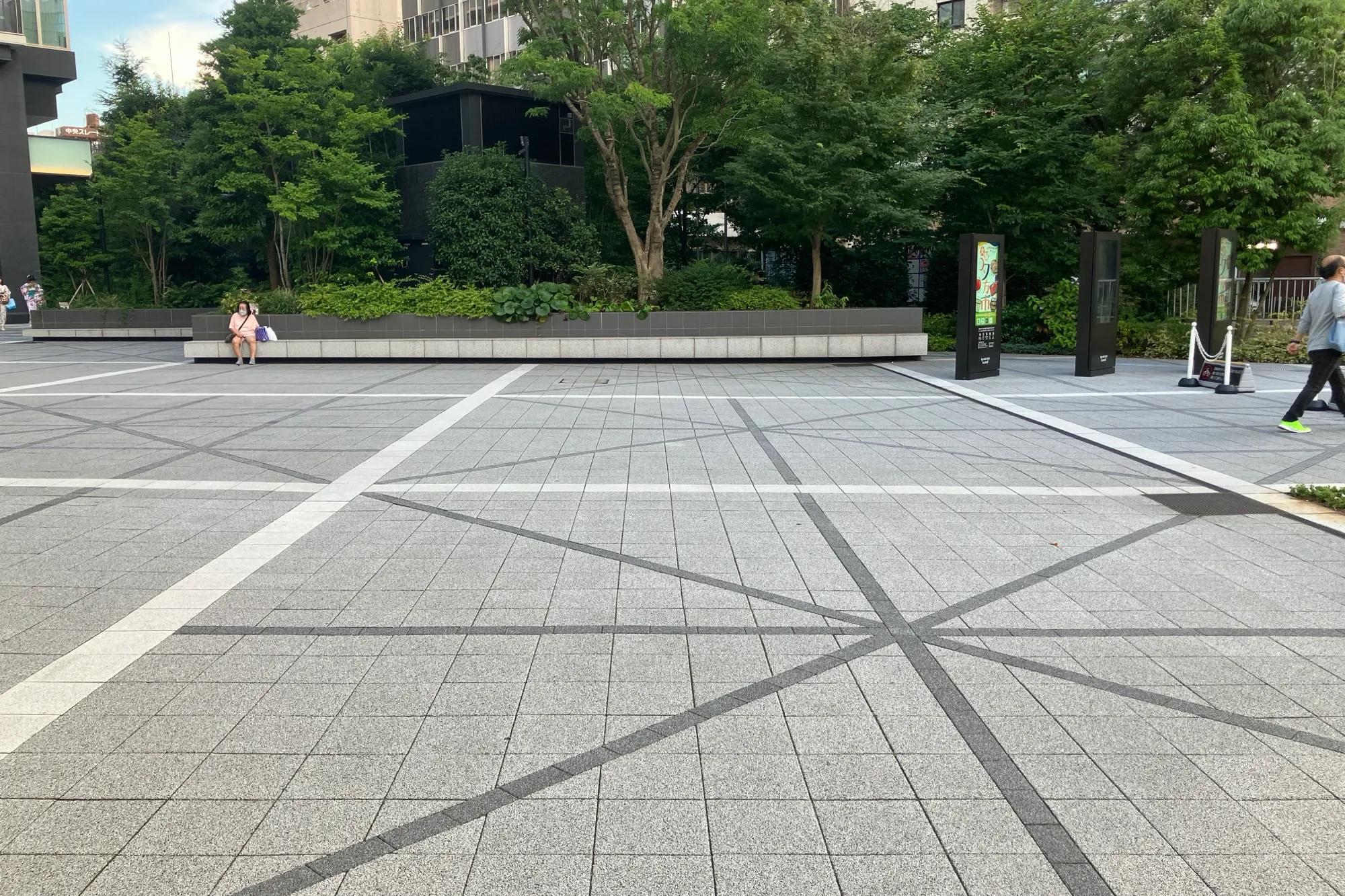 【KAMEIDO CLOCK】1Fカメクロプラザ 大型イベントやキッチンカー出店に最適な屋外催事イベントスペース