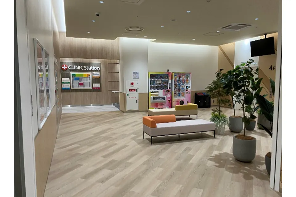 【ららテラス北綾瀬】4階 エレベーターホール
