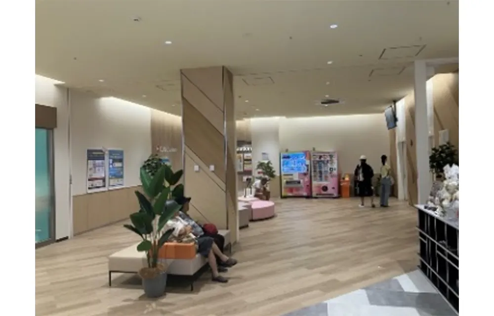 【ららテラス北綾瀬】4階 エレベーターホール