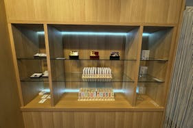 【新橋駅6分】商品展示や絵画の展示に適した銀座8丁目路面店商品発送のみで銀座に出店できるイベントスペース