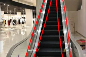 【イオンモール高崎】モール内広告 エスカレーター 1F