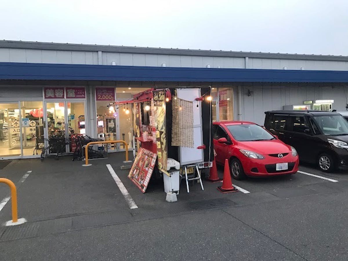 スーパーセンタートライアル小山店 キッチンカーの出店が可能な屋外スペース ショップカウンター