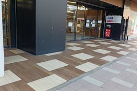 【秋田オーパ】店頭キッチンカースペース