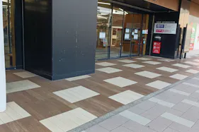 【秋田オーパ】店頭キッチンカースペース