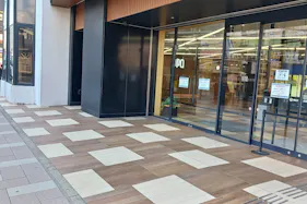 【秋田オーパ】店頭キッチンカースペース