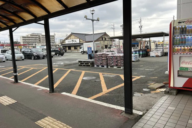 【エフマート津南】販促プロモーションに最適な屋外スペース