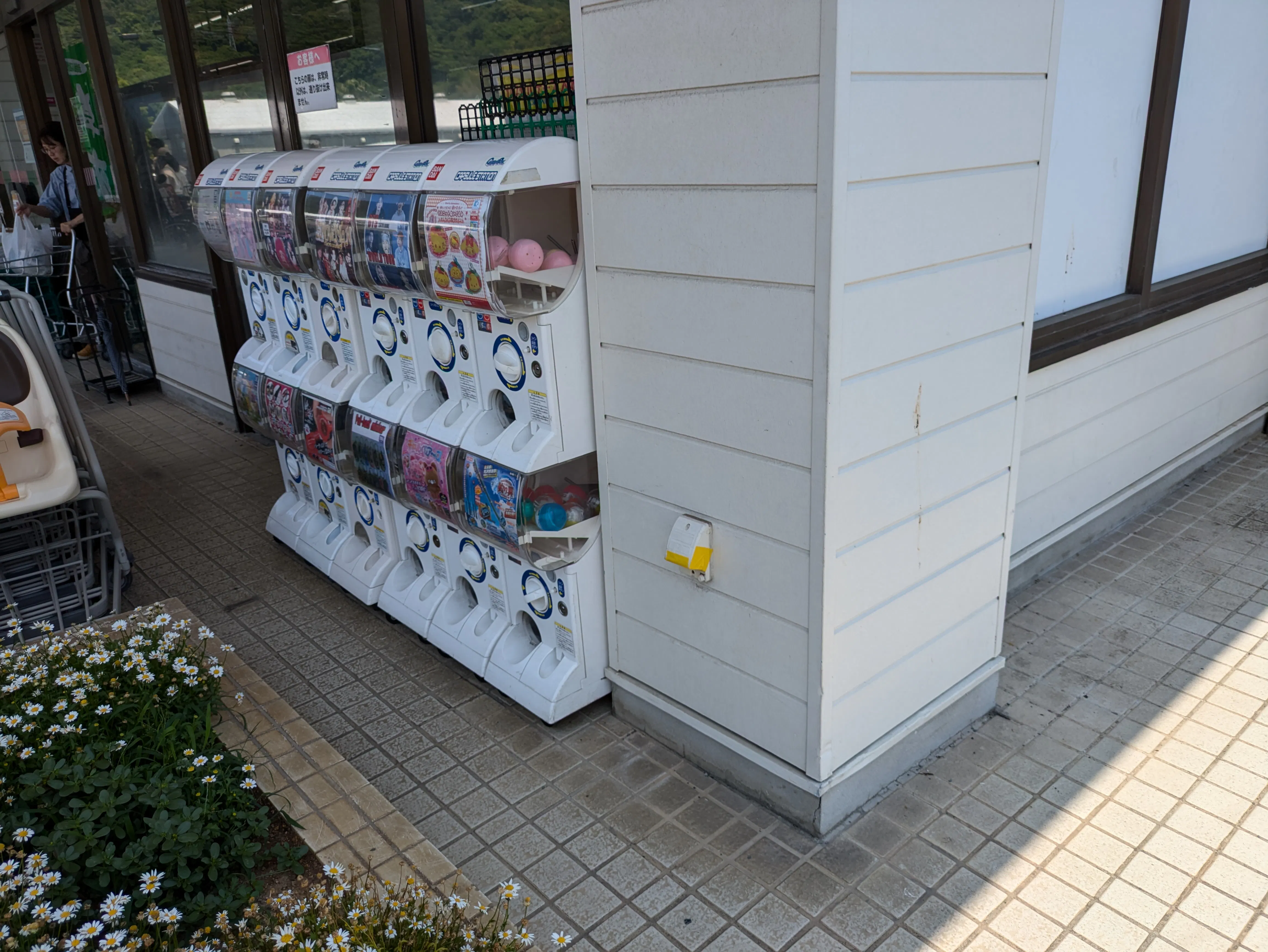 【ゆめマート三角】店頭軒下　ポップアップストア(物販、食物販)やプロモーション用途に最適なスーパーの屋外催事イベントスペース