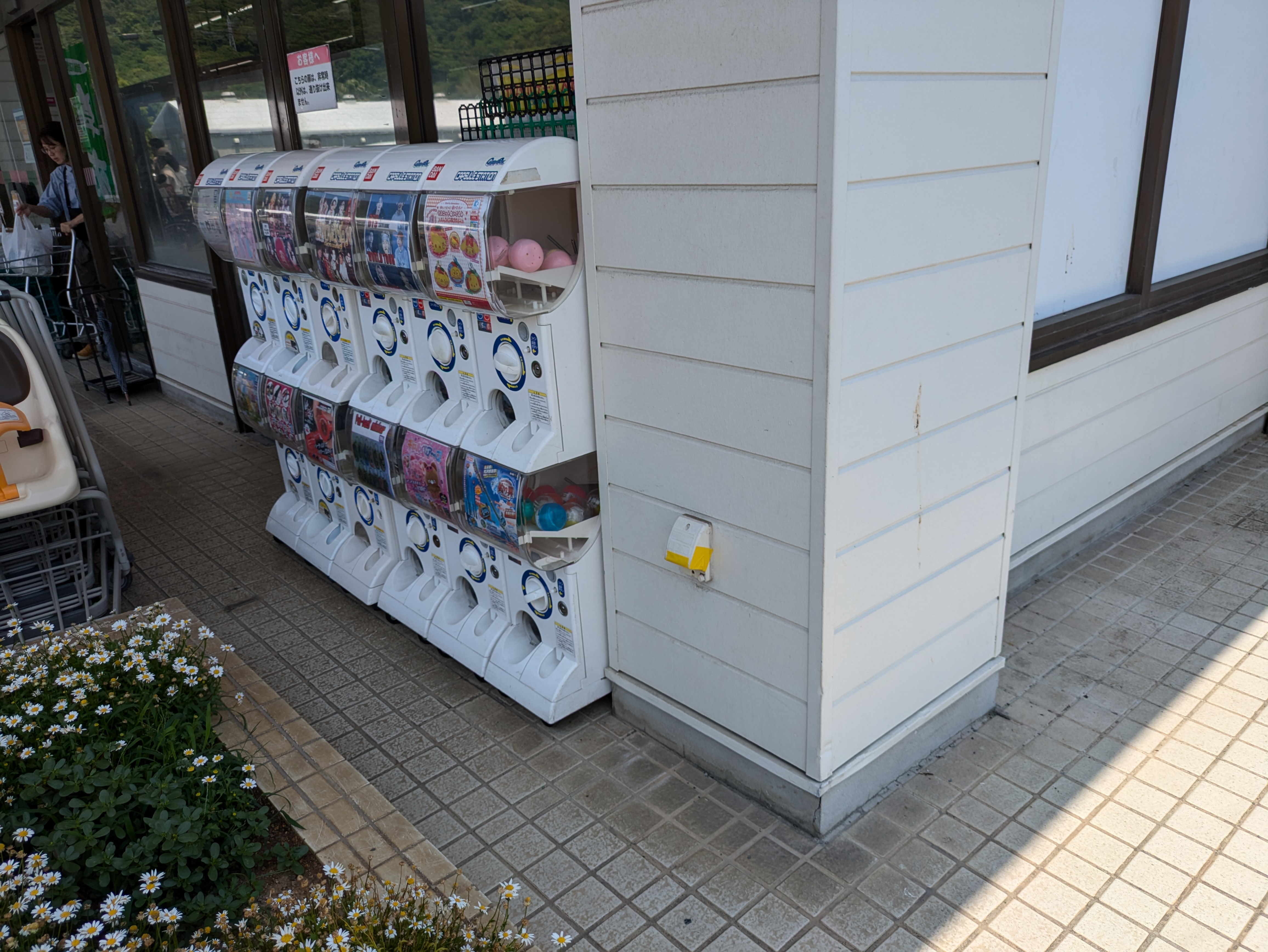 【ゆめマート三角】店頭軒下　ポップアップストア(物販、食物販)やプロモーション用途に最適なスーパーの屋外催事イベントスペース