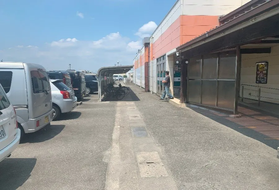 【夢屋加古川店|割引キャンペーン実施中】キッチンカーやプロモーション等に最適なアミューズメント施設のイベントスペース(西風除前③)の画像