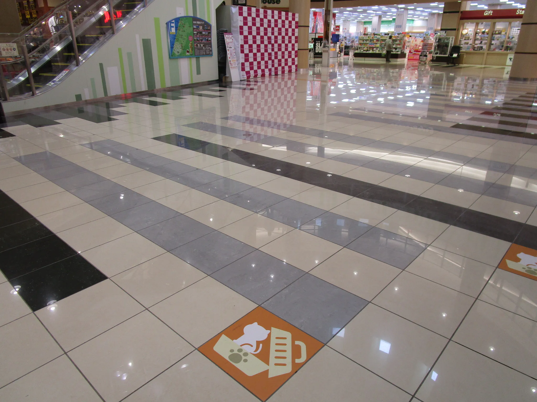 【イオンモールかほく】各種プロモーションや物販、食物販のポップアップストアに最適な2F グローバルワーク前の催事イベントスペース