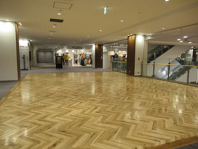 【イオンモールKYOTO】Sakura館 3階 吹き抜け横