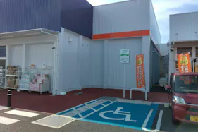 【ミスターマックス 糸島店】店頭(モスバーガー側) キッチンカーに最適な総合ディスカウントストアの催事イベントスペース