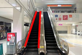 【イオンモール宇城】モール内広告 エスカレーターレーン