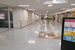 【イオン稲毛店】ポップアップストアやプロモーションに適した地域密着型の商業施設4F文化ホール前のイベントスペース