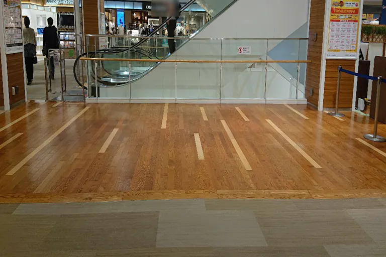 【ララガーデン長町】2階北側エスカレーター前(B)の画像1