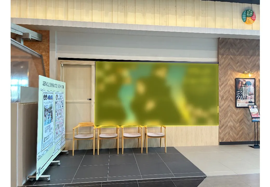 【イオンモール新小松】モール内広告　仮囲い壁（レストラン街②）