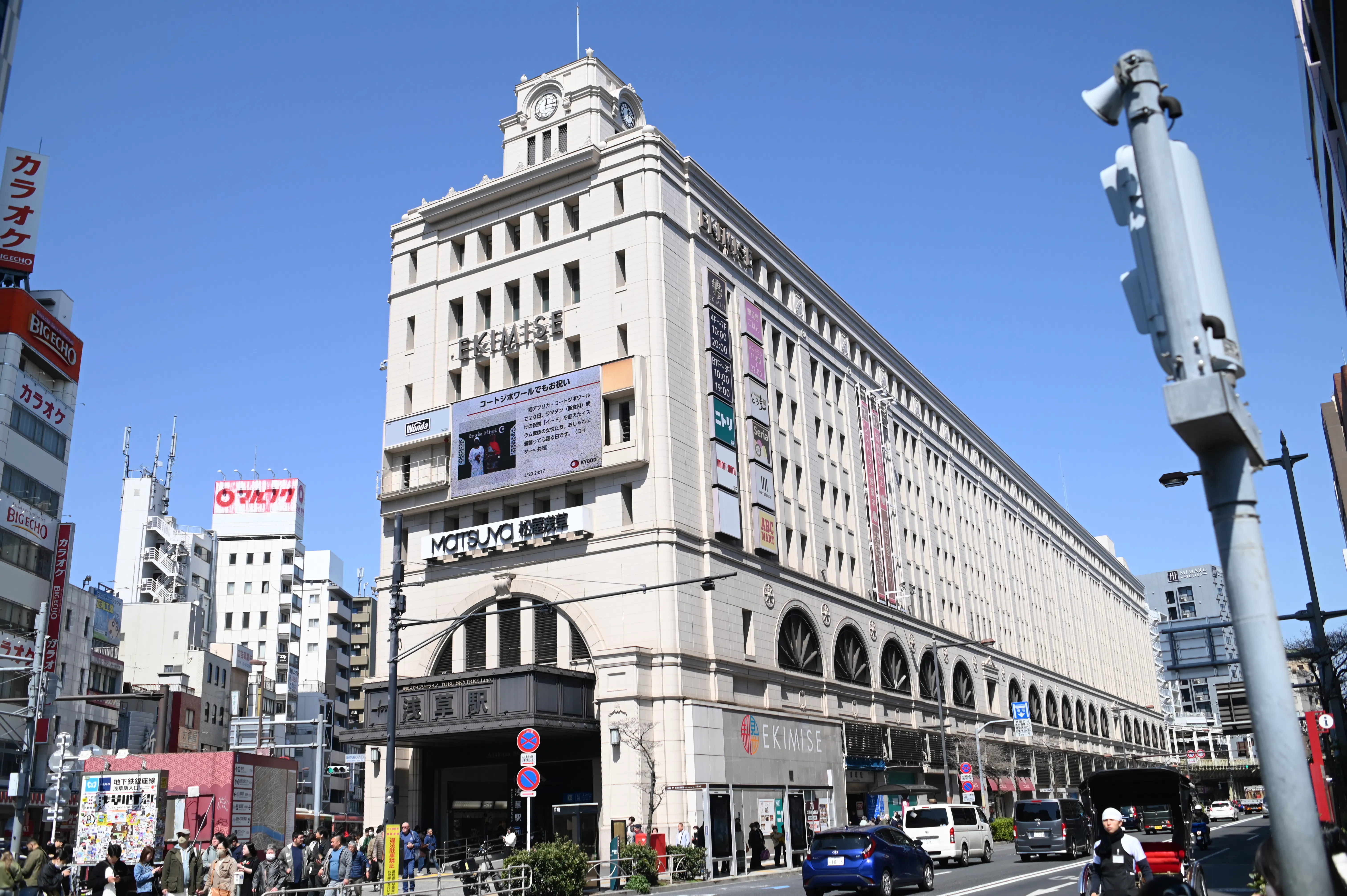 【浅草駅】エキミセ1F入口自動ドア前