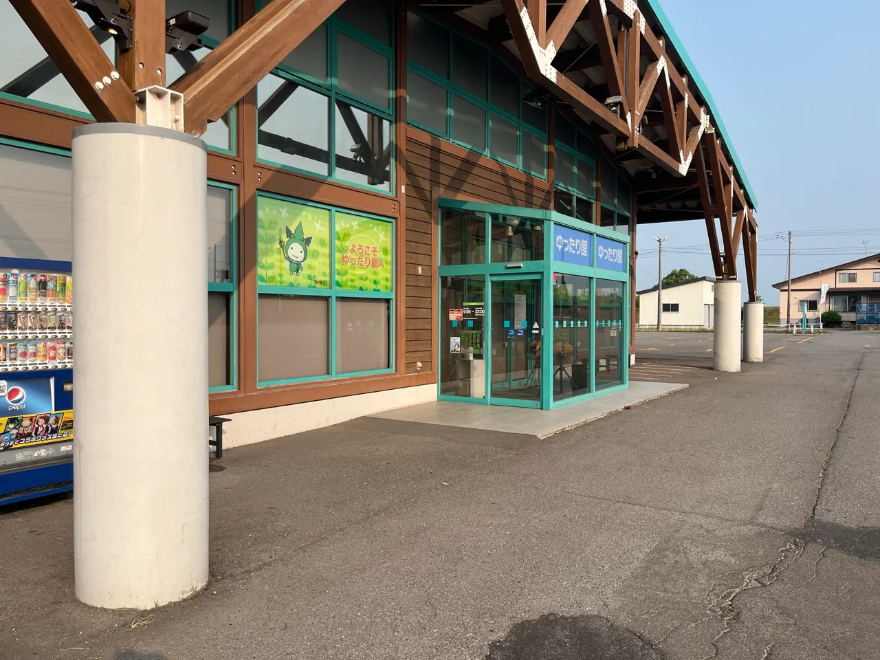 【ダイナム砂川店ゆったり館】キッチンカーやプロモーションに最適なアミューズメント施設のイベントスペース(出入り口横)
