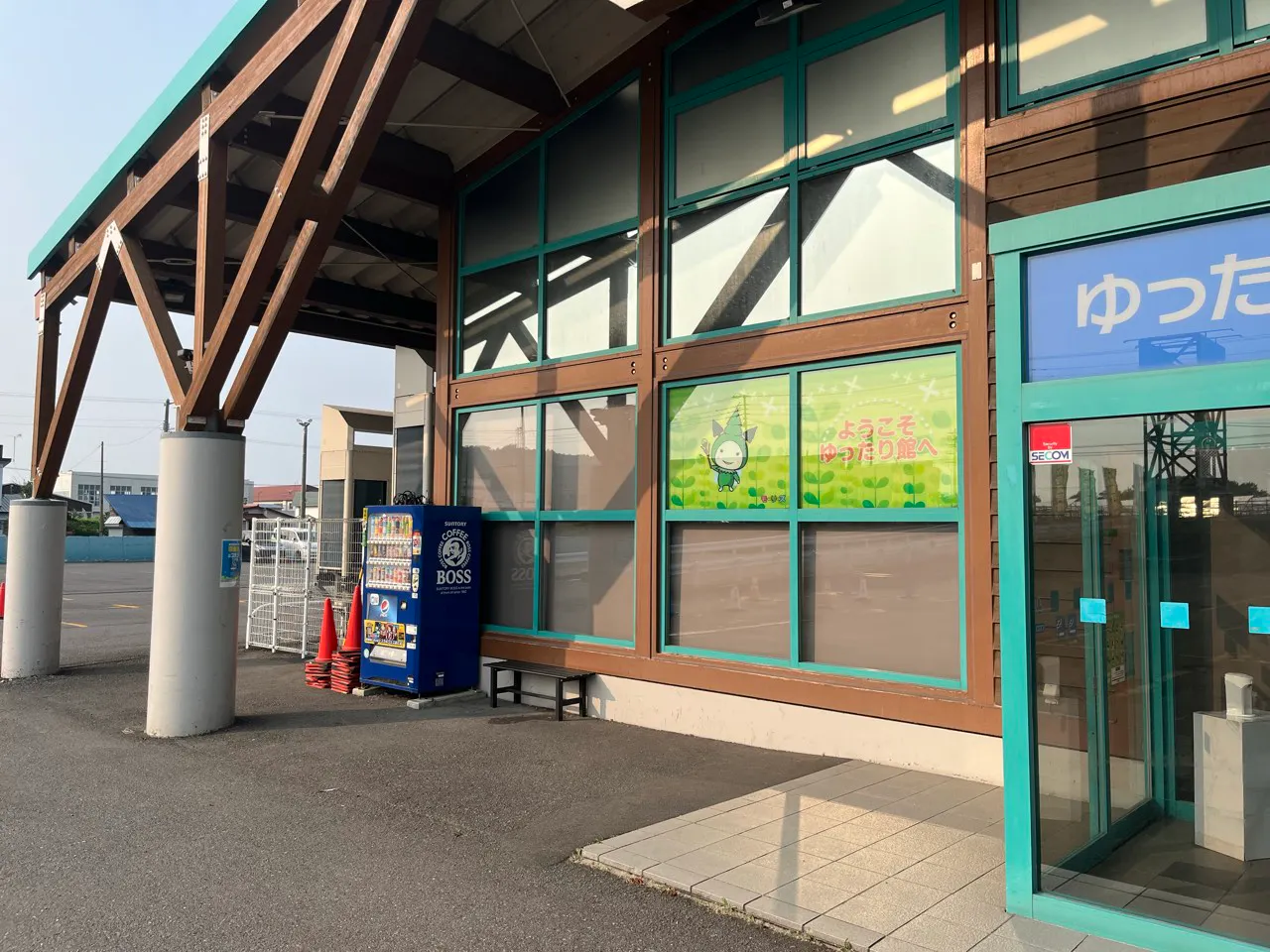 【ダイナム砂川店ゆったり館】キッチンカーやプロモーションに最適なアミューズメント施設のイベントスペース(出入り口横)