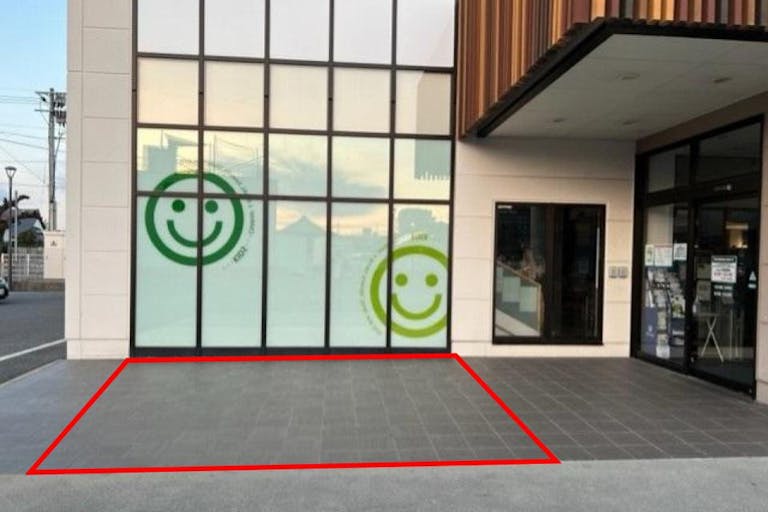 【TSUTAYA積文館書店 佐大通り店】キッチンカー出店が可能な書店の軒先スペースの画像2