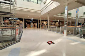 【イオンモール新居浜】『2F 催事スペースD』-専門店街2階の中心に位置し、通行量が適度で相談会に最適。