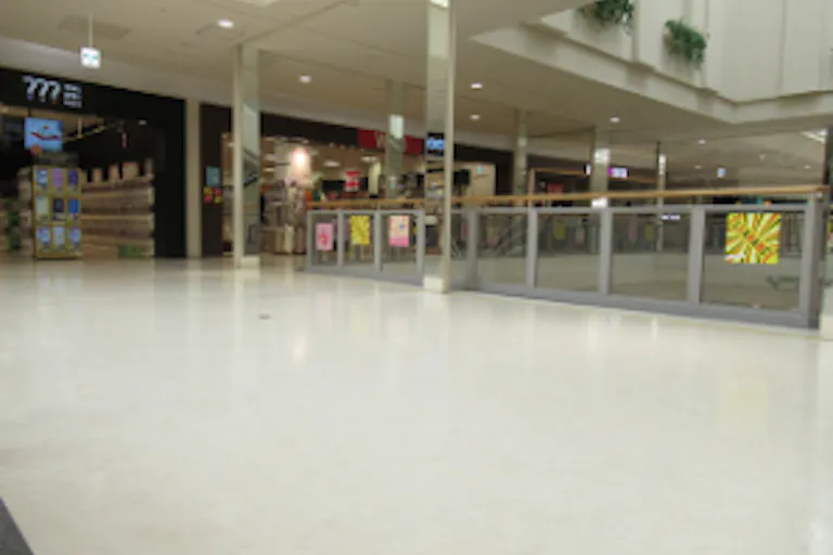 【イオンモール新居浜】『2F 催事スペースD』-専門店街2階の中心に位置し、通行量が適度で相談会に最適。の画像1