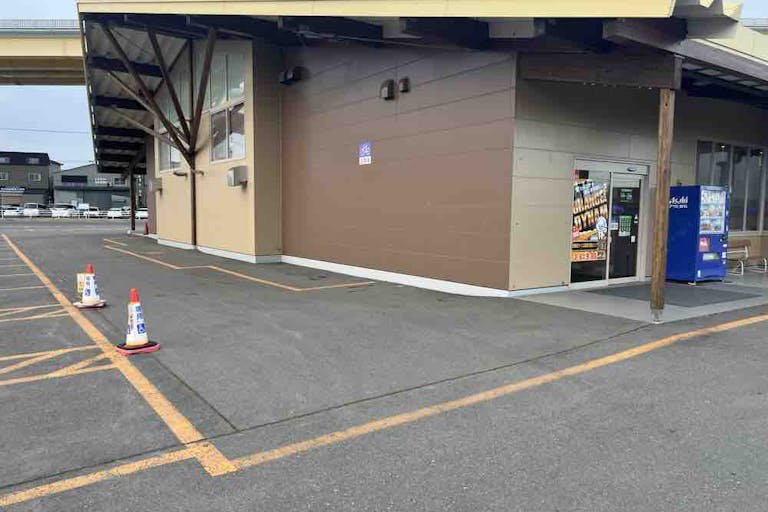 【八戸うみねこマラソン/ダイナム青森八戸港店ゆったり館】キッチンカー出店に最適なマラソン大会限定のスペース(最大15台募集)の画像2