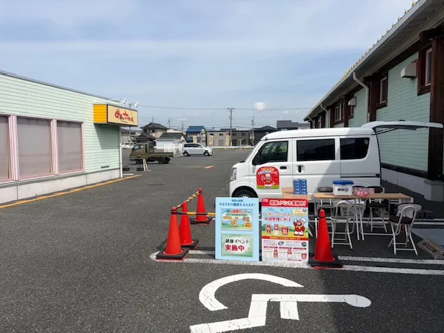 【ダイナム愛知小坂井店ゆったり館】キッチンカー出店やプロモーションイベントに最適なアミューズメント施設のイベントスペース（面出入口前）