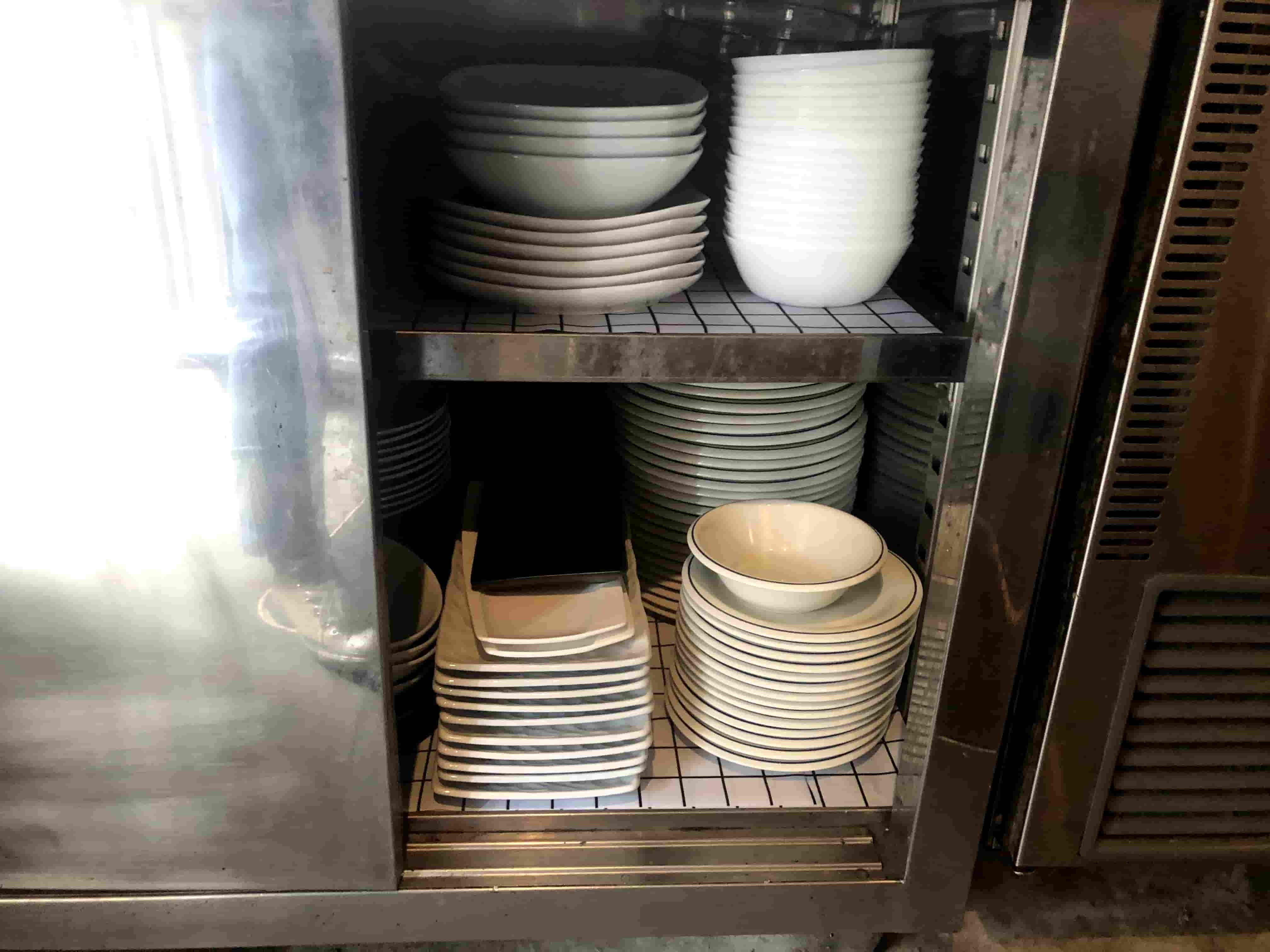 お皿の種類が豊富です。