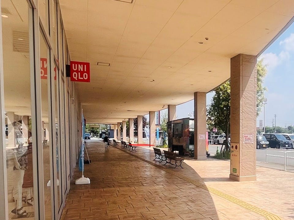 【イオンタウン鈴鹿】プロモーションや食物販に最適な駐車場付近のはるやま前屋外イベントスペースの画像