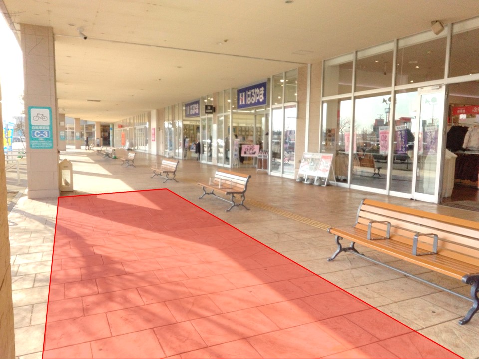 【イオンタウン鈴鹿】プロモーションや食物販に最適な駐車場付近のはるやま前屋外イベントスペース