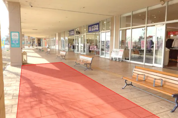 【イオンタウン鈴鹿】プロモーションや食物販に最適な駐車場付近のはるやま前屋外イベントスペース